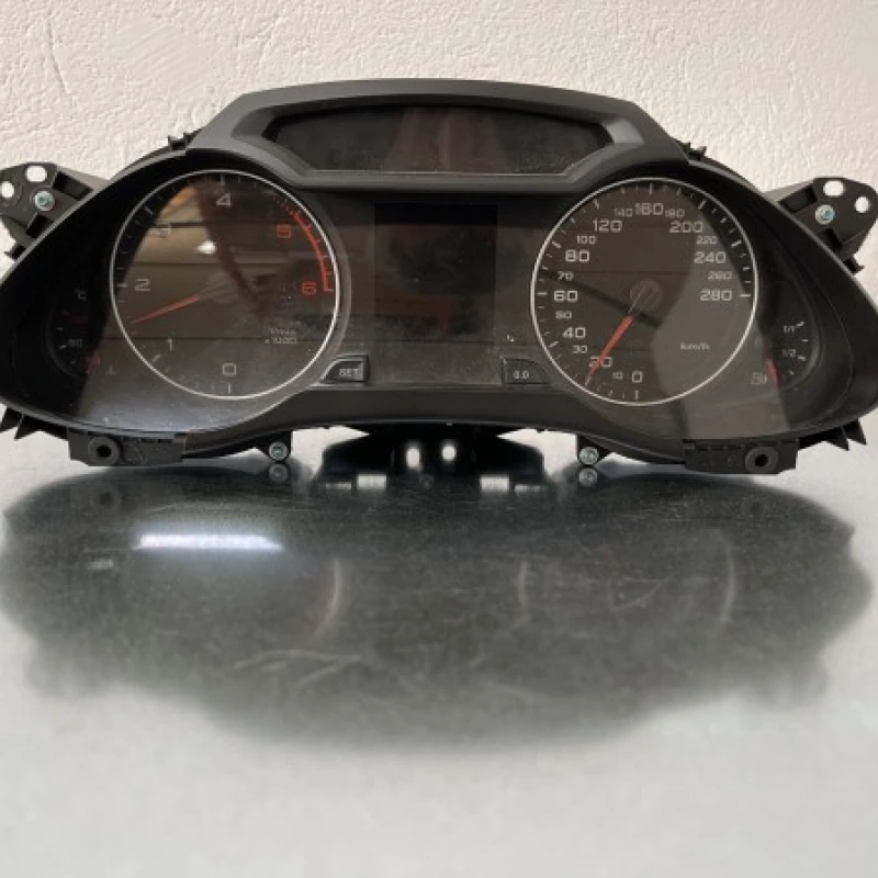 Ceas bord / Audi A4 B8 2010 / Audio si electronice