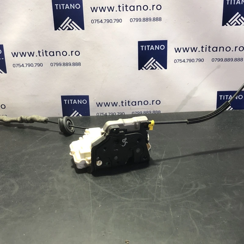 Iala broasca usa dreapta spate Audi 