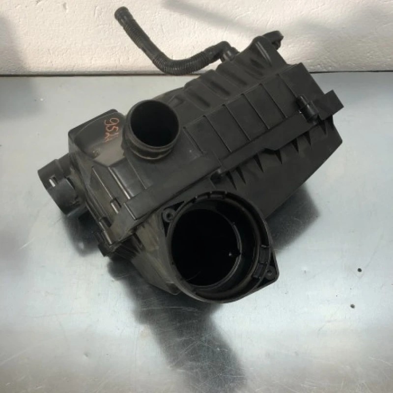 Carcasa filtru aer / Volkswagen Passat B7 2013 / Motor, racire si evacuare