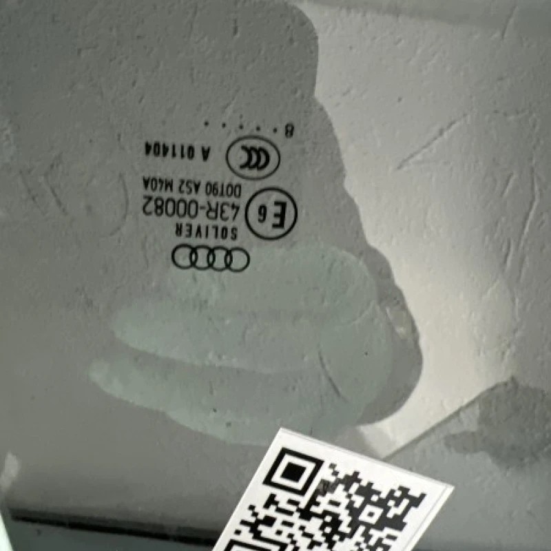 Geam dreapta spate / Audi A4 B8 2010 / Caroserie, oglinzi si faruri