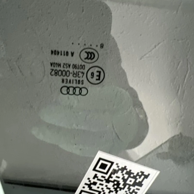 Geam dreapta spate / Audi A4 B8 2010 / Caroserie, oglinzi si faruri