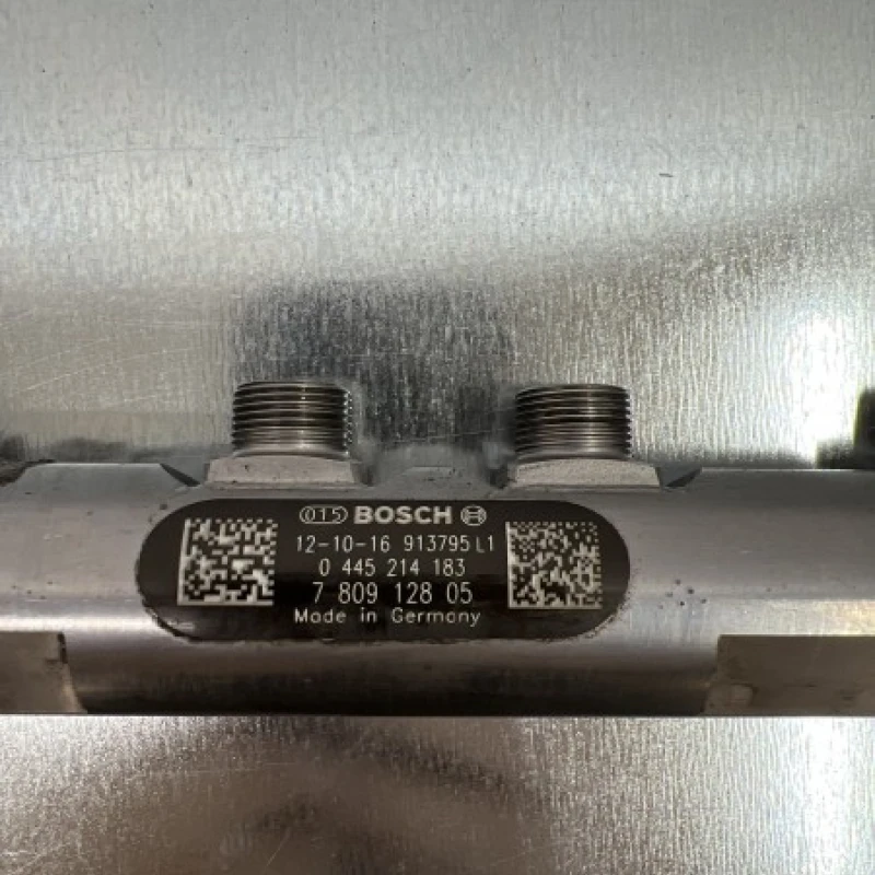 Rampa injectoare cu senzor / BMW Seria 5 F11 2011 / Motor, racire si evacuare