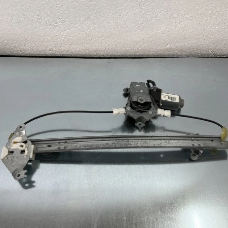Macara geam stanga spate Nissan 