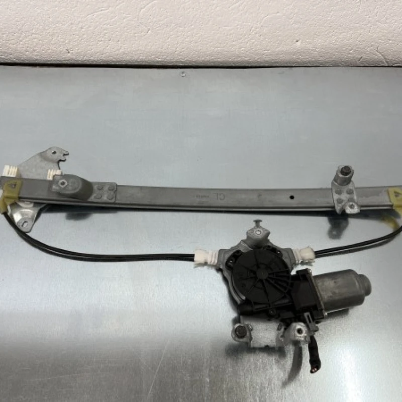Macara geam stanga spate / Nissan   2009 / Caroserie, oglinzi si faruri