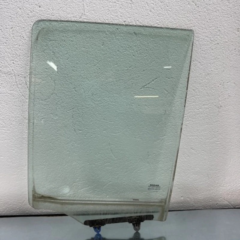 Geam stanga spate Nissan Navara D40 2009