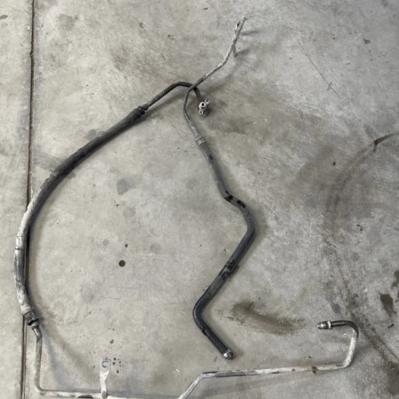 Conducta servodirectie / Volkswagen T5 Transporter 2011 / Directie si suspensie