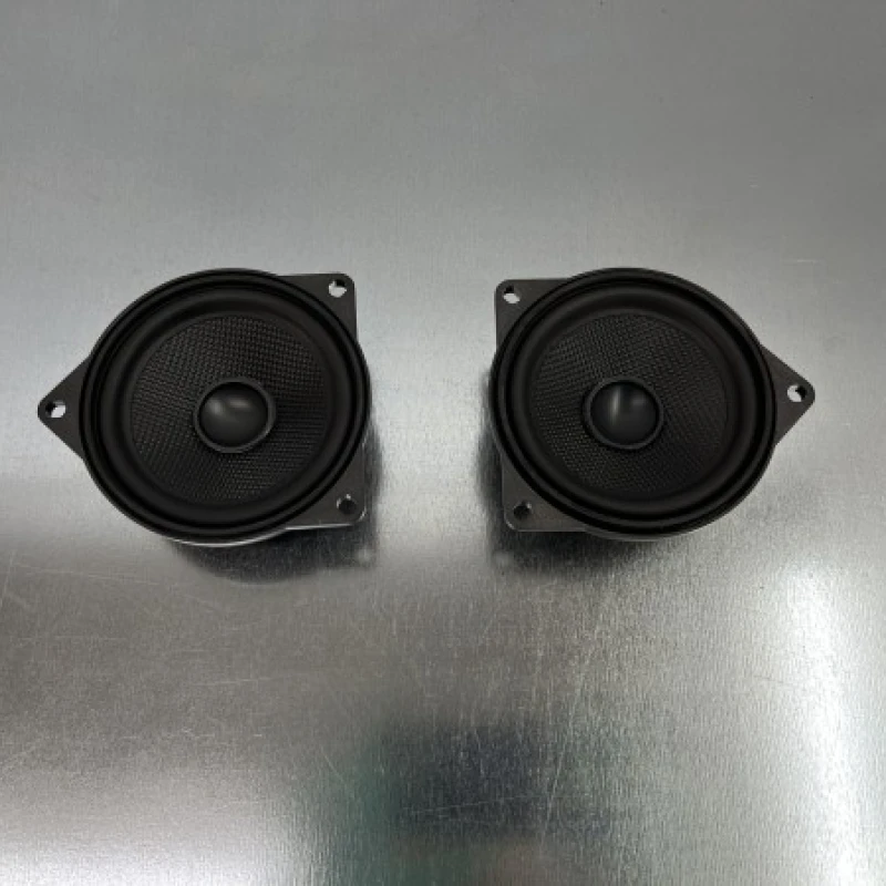 Boxa usa fata BMW 