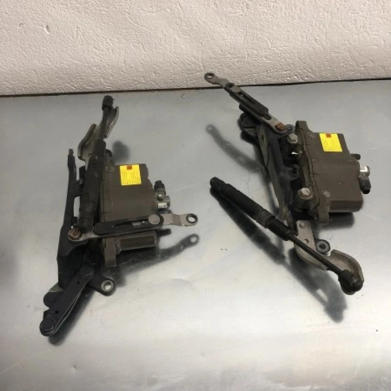 Balamale capota cu capsa stanga dreapta BMW Seria 5 F11 2010