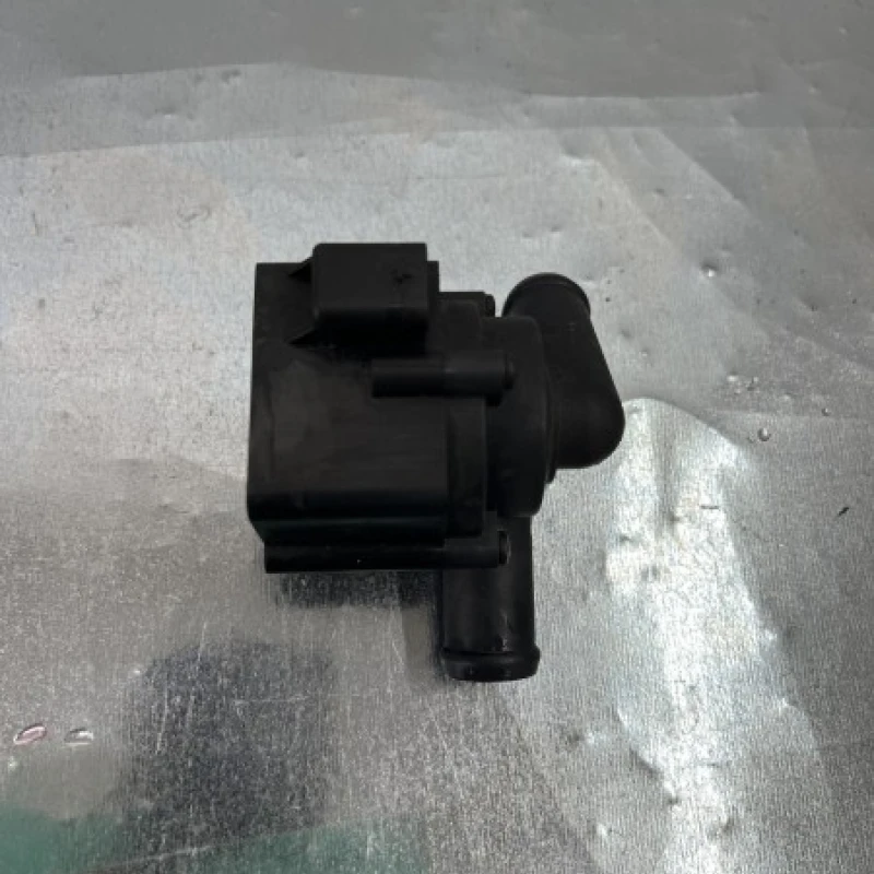 Pompa auxiliara recirculare apa Audi 