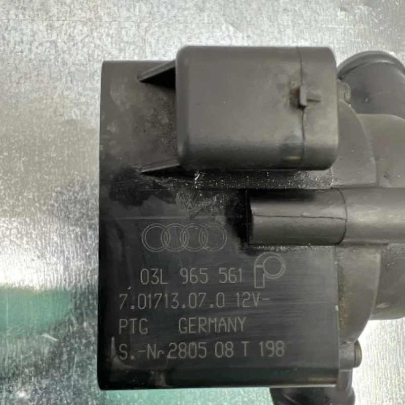 Pompa auxiliara recirculare apa / Audi A4 B8 2010 / Motor, racire si evacuare