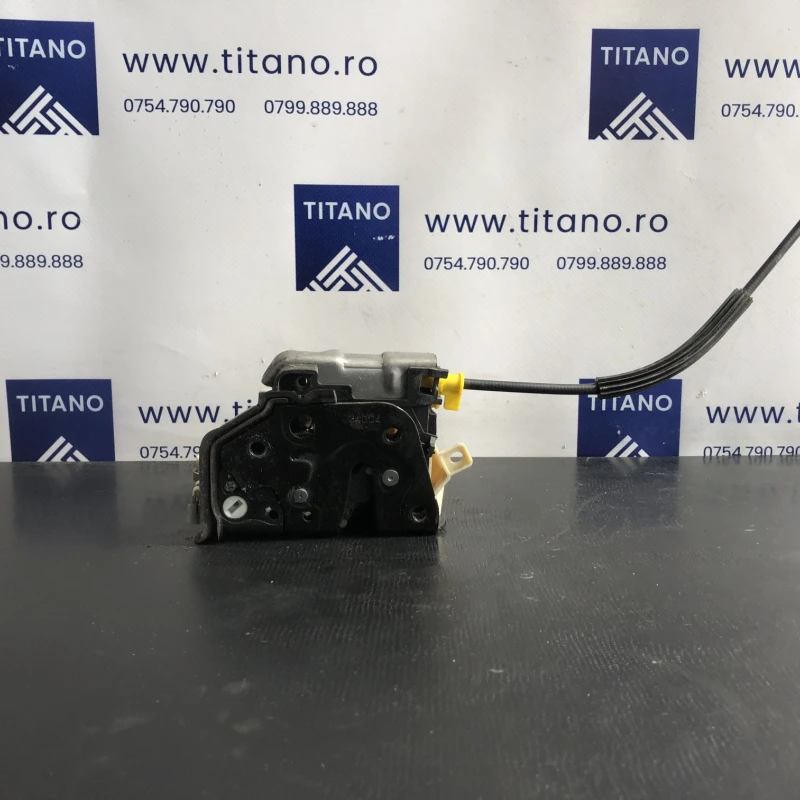 Broasca usa dreapta fata / Audi A6 C7 2014 / Caroserie, oglinzi si faruri