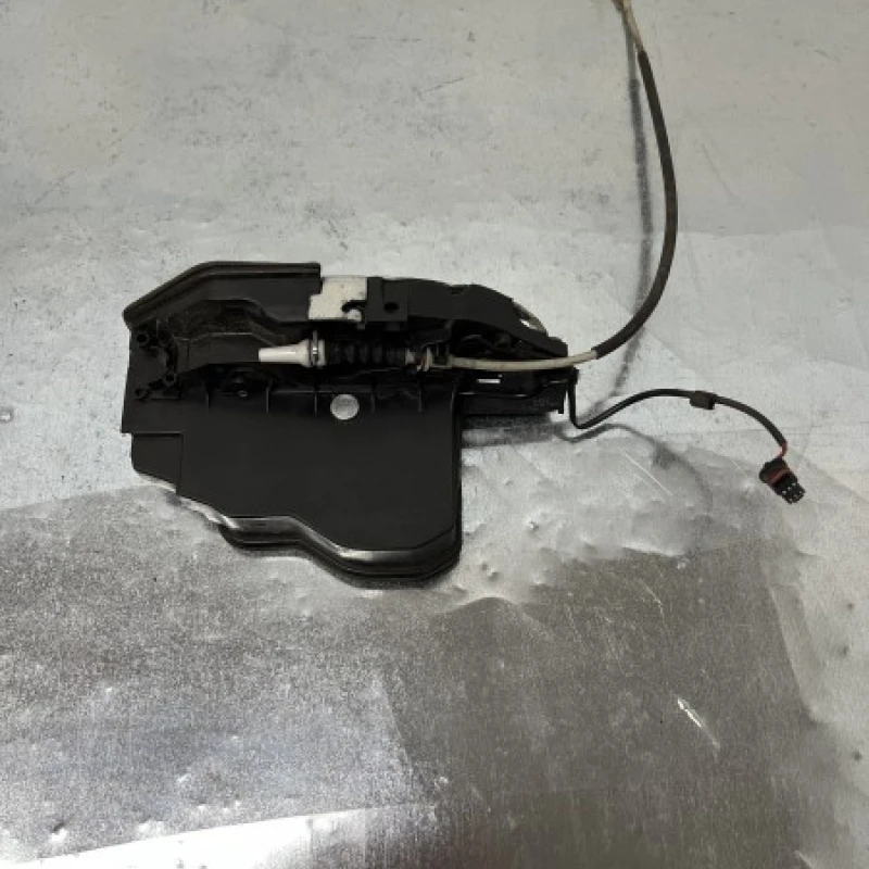Iala broasca usa stanga spate softclose BMW 