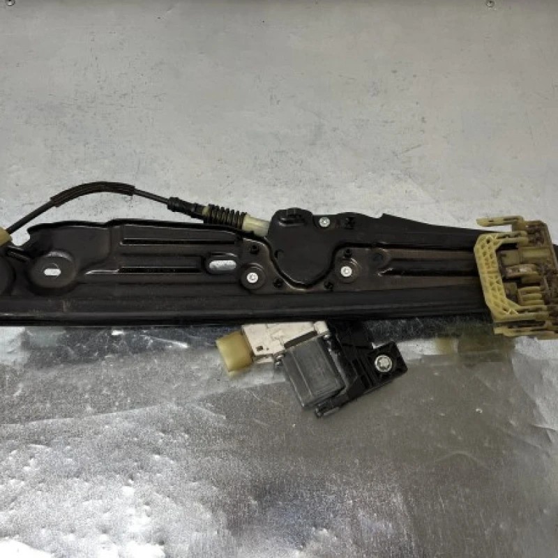Macara geam stanga spate BMW Seria 7 F01 2011