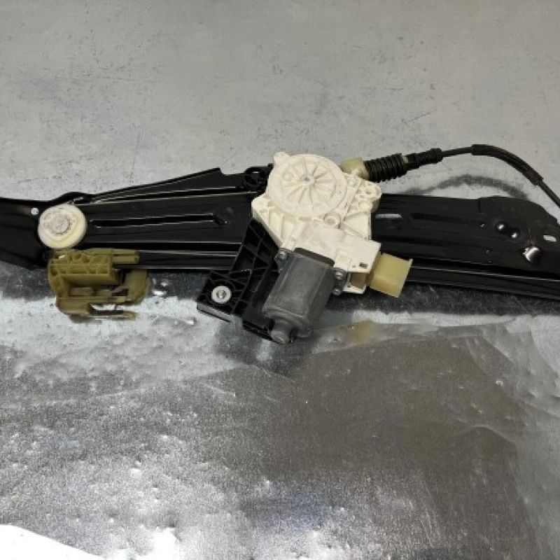 Macara geam stanga spate / BMW Seria 7 F01 2011 / Caroserie, oglinzi si faruri