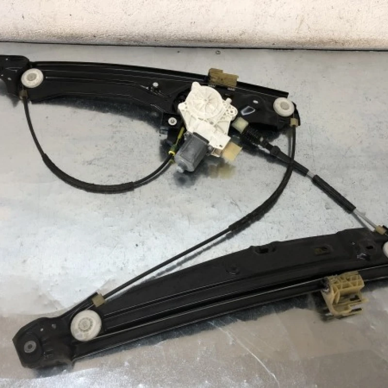 Macara geam stanga fata BMW 