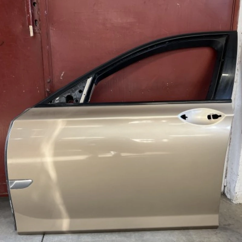 Usa stanga fata / BMW Seria 7 F01 2011 / Caroserie, oglinzi si faruri