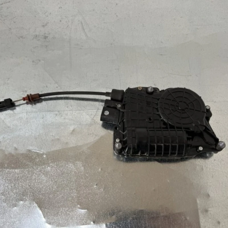 Motoras actuator soft close dreapta spate / BMW Seria 7 F01 2011 / Caroserie, oglinzi si faruri