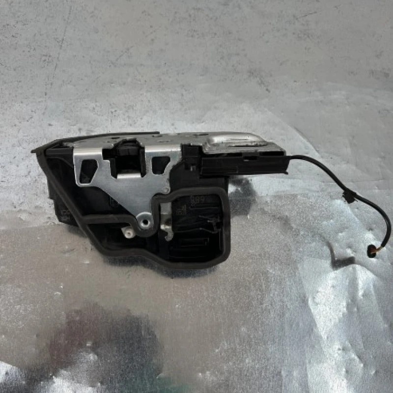 Iala broasca usa dreapta spate softclose BMW Seria 7 F01 2011
