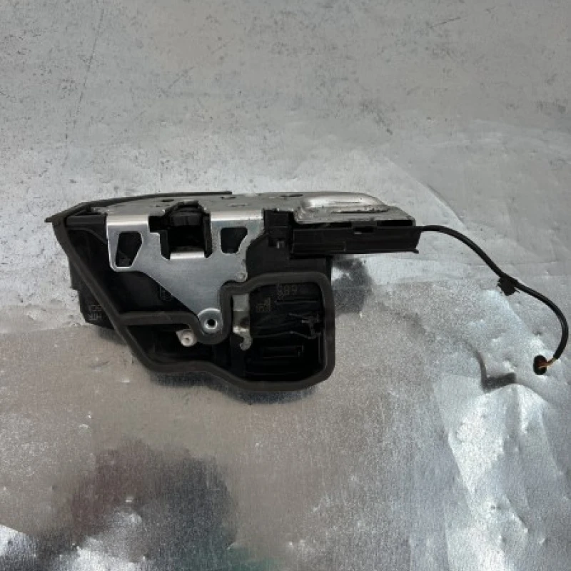 Iala broasca usa dreapta spate softclose BMW 