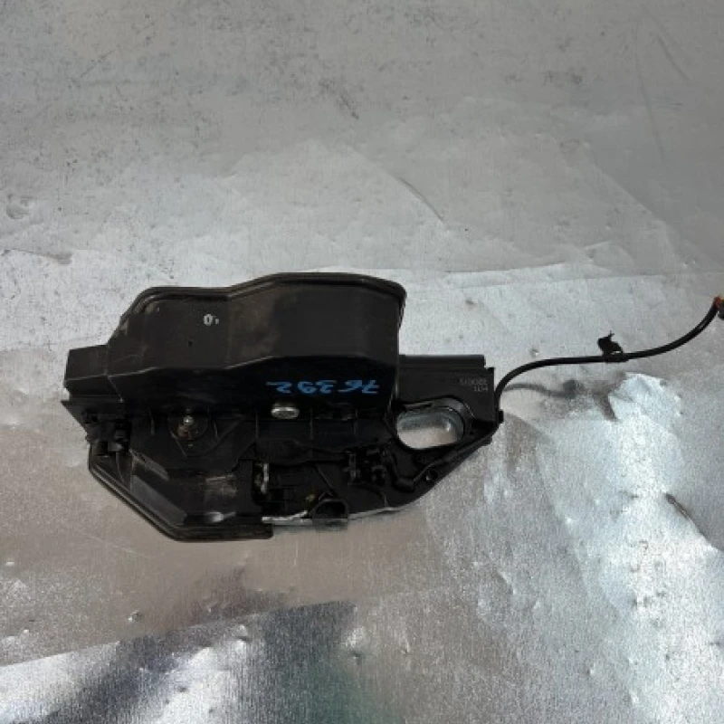 Iala broasca usa dreapta spate softclose / BMW Seria 7 F01 2011 / Caroserie, oglinzi si faruri