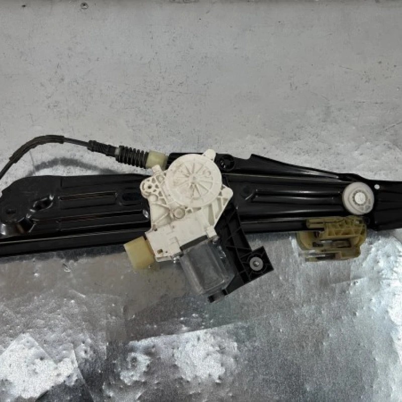 Macara geam dreapta spate / BMW Seria 7 F01 2011 / Caroserie, oglinzi si faruri