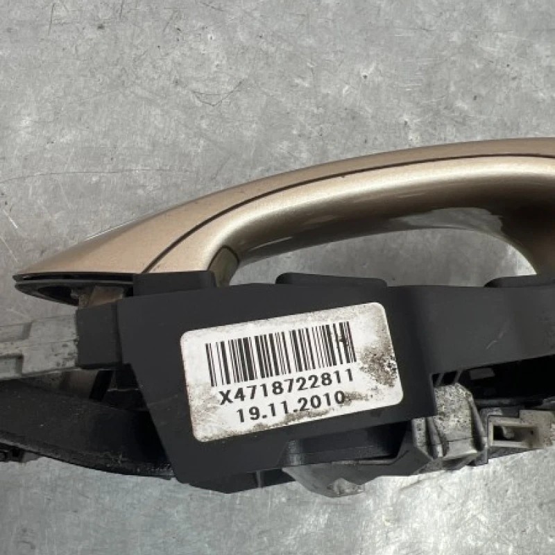 Maner usa dreapta fata / BMW Seria 7 F01 2011 / Caroserie, oglinzi si faruri