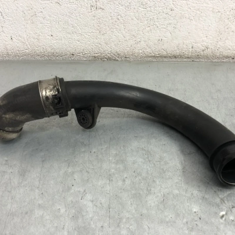 Tub intercooler / Volkswagen T5 Transporter 2011 / Motor, racire si evacuare
