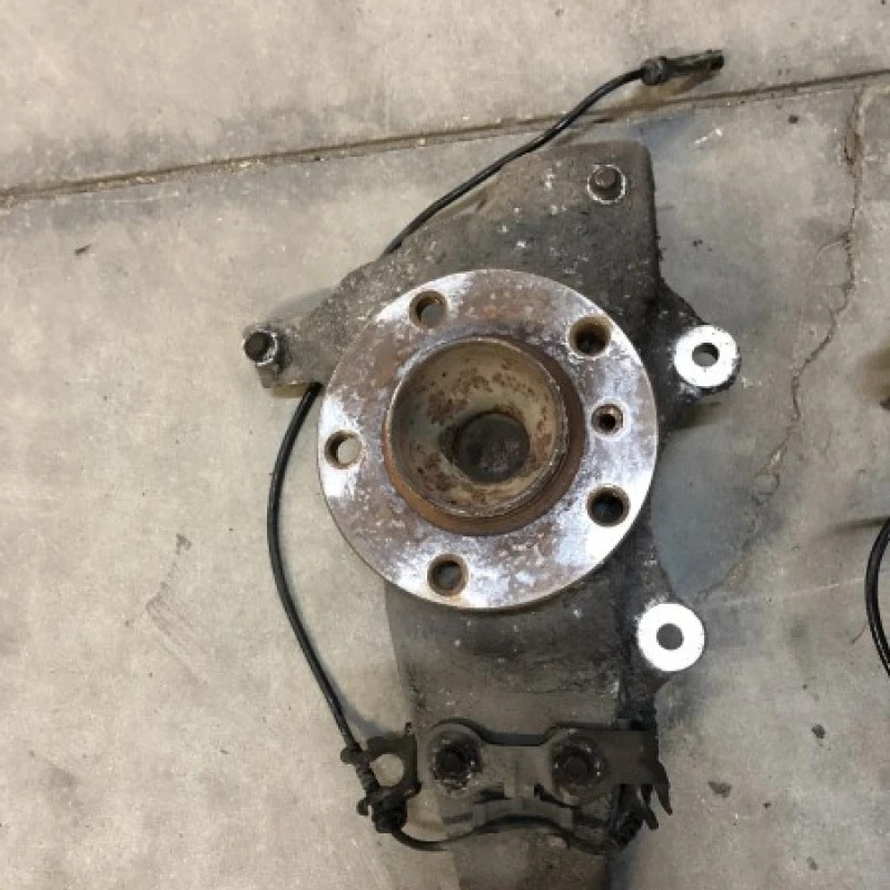 Fuzeta stanga dreapta fata / BMW Seria 7 F01 2011 / Directie si suspensie