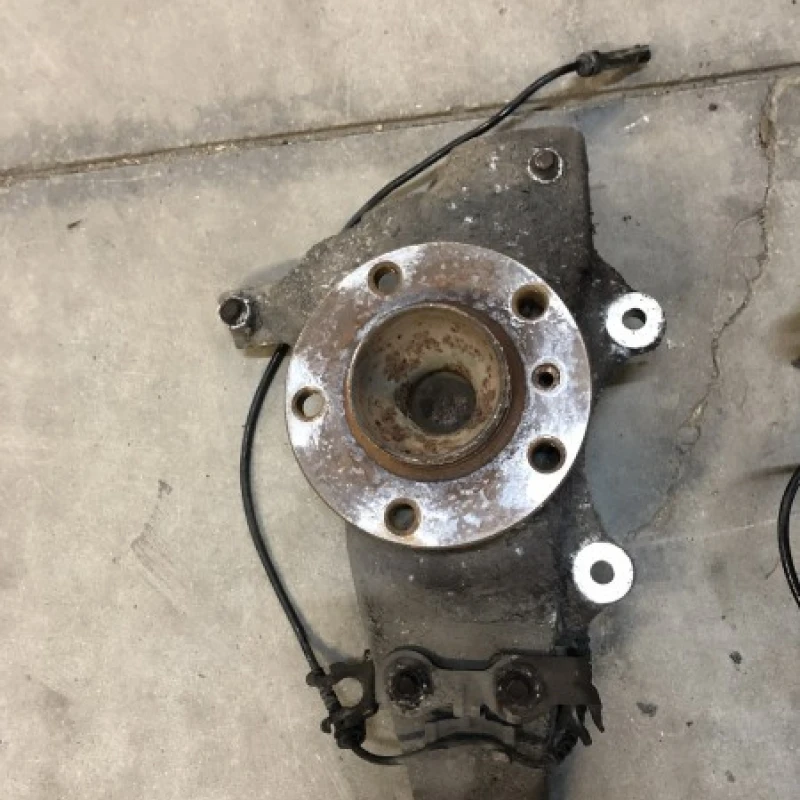 Fuzeta stanga dreapta fata / BMW Seria 7 F01 2011 / Directie si suspensie