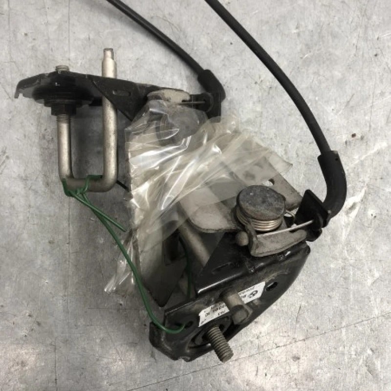 Incuietoare capota / BMW Seria 7 F01 2011 / Caroserie, oglinzi si faruri