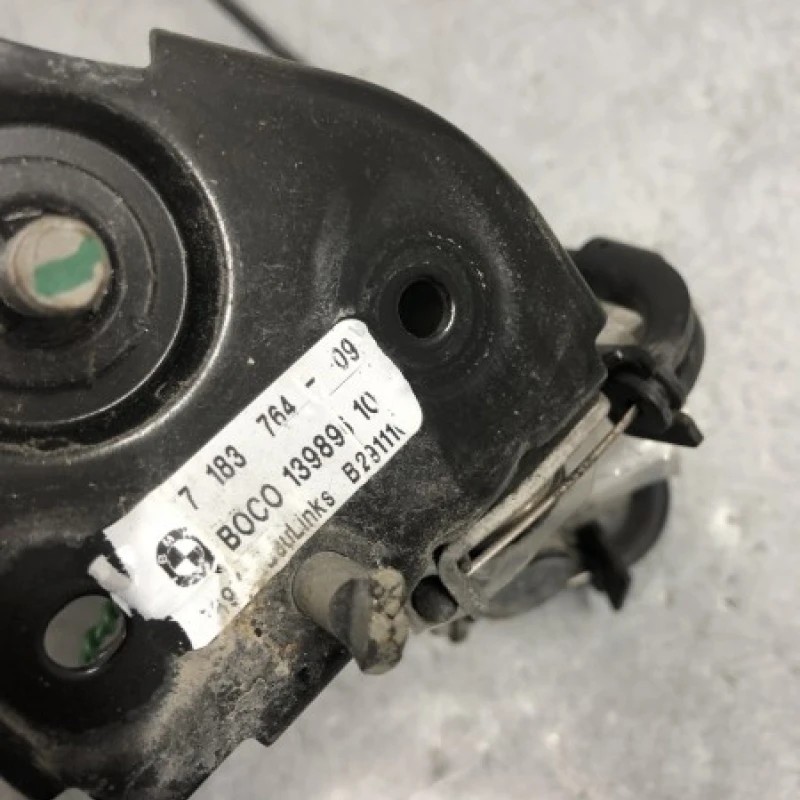 Incuietoare capota / BMW Seria 7 F01 2011 / Caroserie, oglinzi si faruri