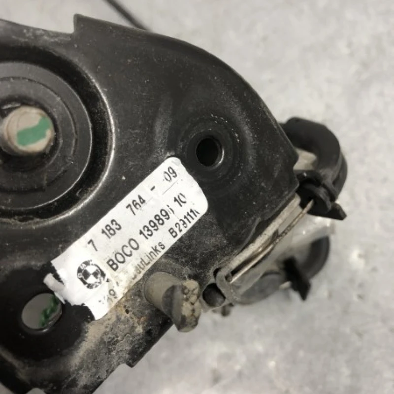 Incuietoare capota / BMW Seria 7 F01 2011 / Caroserie, oglinzi si faruri