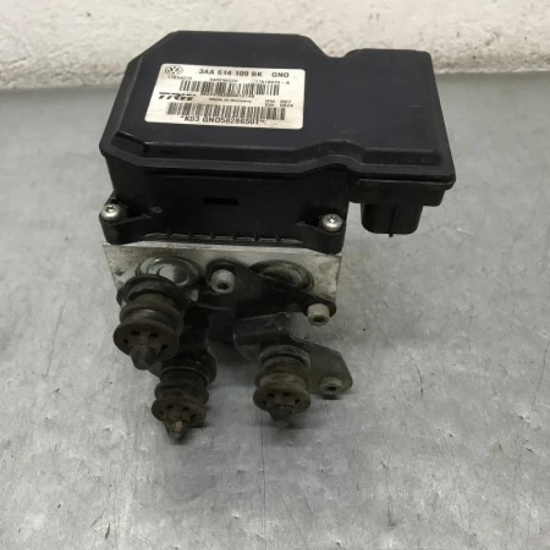 Pompa abs / Volkswagen Passat B7 2013 / Frane