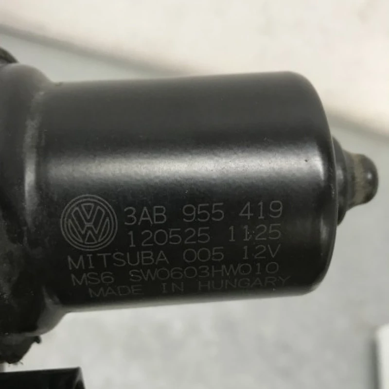 Motoras stergatoare parbriz / Volkswagen   2013 / Caroserie, oglinzi si faruri