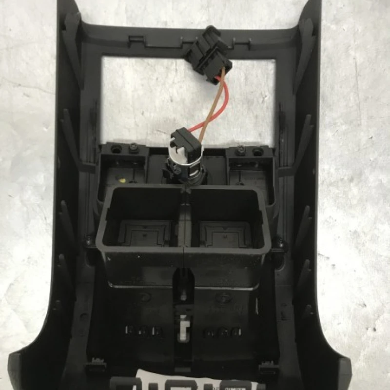Grila ventilatie aer spate / Volkswagen   2013 / Interior