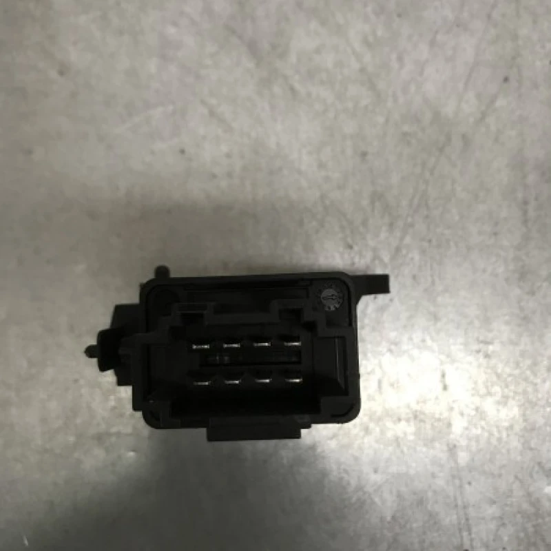 Releu incalzire in scaune / Volkswagen Sharan 7N 2014 / Audio si electronice