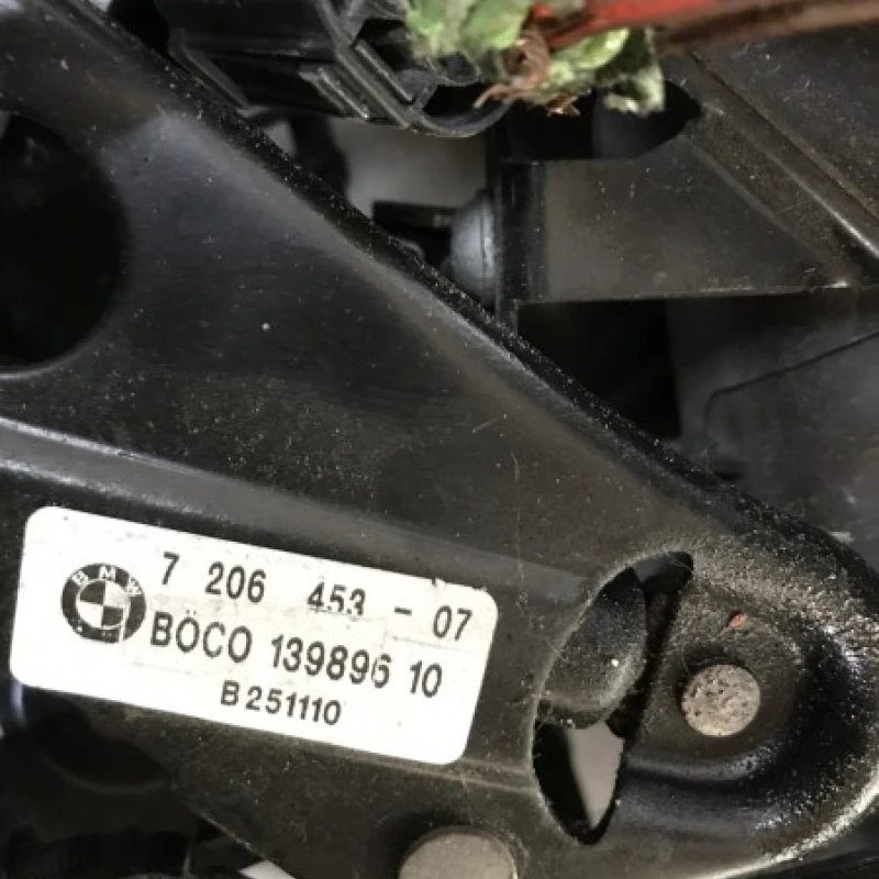 Iala broasca capota stanga dreapta / BMW Seria 7 F01 2011 / Caroserie, oglinzi si faruri