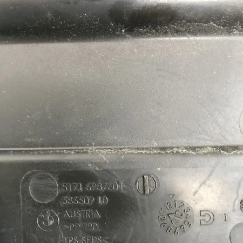 Ornament parbriz / BMW Seria 7 F01 2011 / Caroserie, oglinzi si faruri
