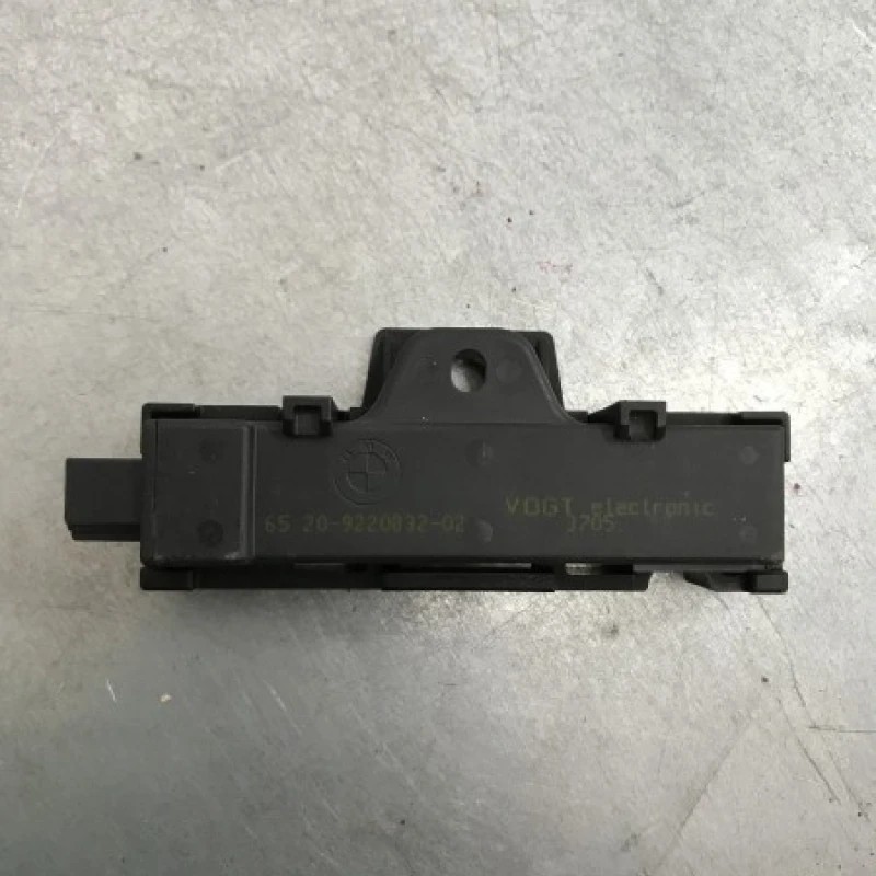 Amplificator antena BMW Seria 7 F01 2011
