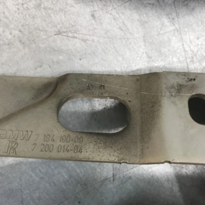 Balamale capota / BMW Seria 7 F01 2011 / Caroserie, oglinzi si faruri
