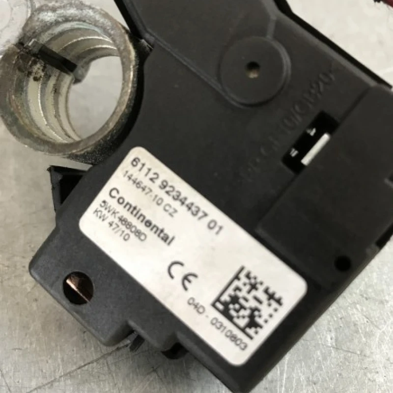 Borna baterie minus / BMW Seria 7 F01 2011 / Audio si electronice