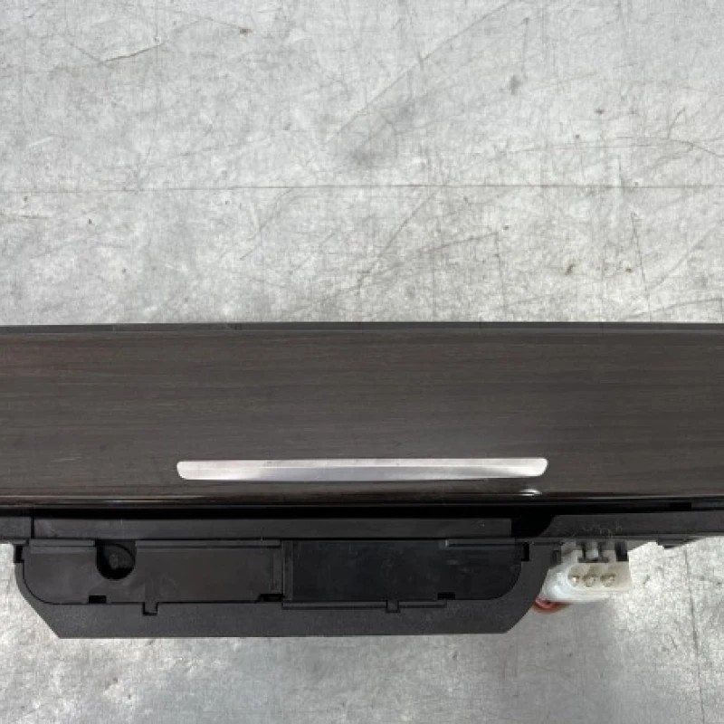 Scrumiera / BMW Seria 7 F01 2011 / Interior