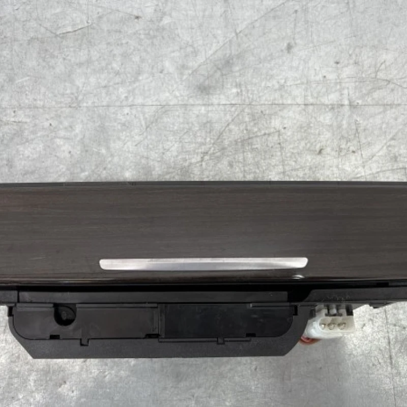 Scrumiera / BMW Seria 7 F01 2011 / Interior