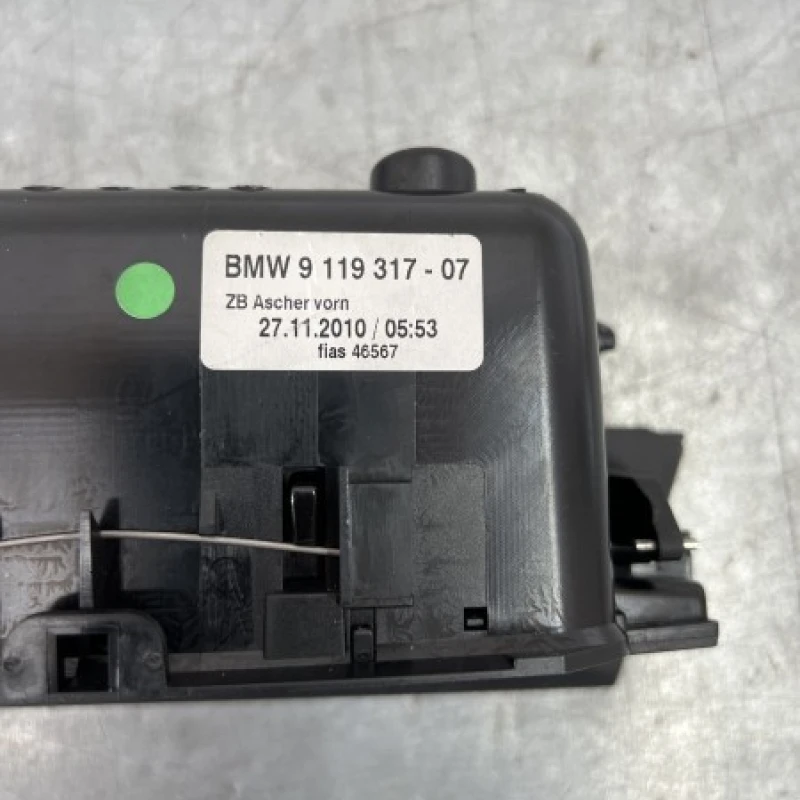 Scrumiera / BMW Seria 7 F01 2011 / Interior