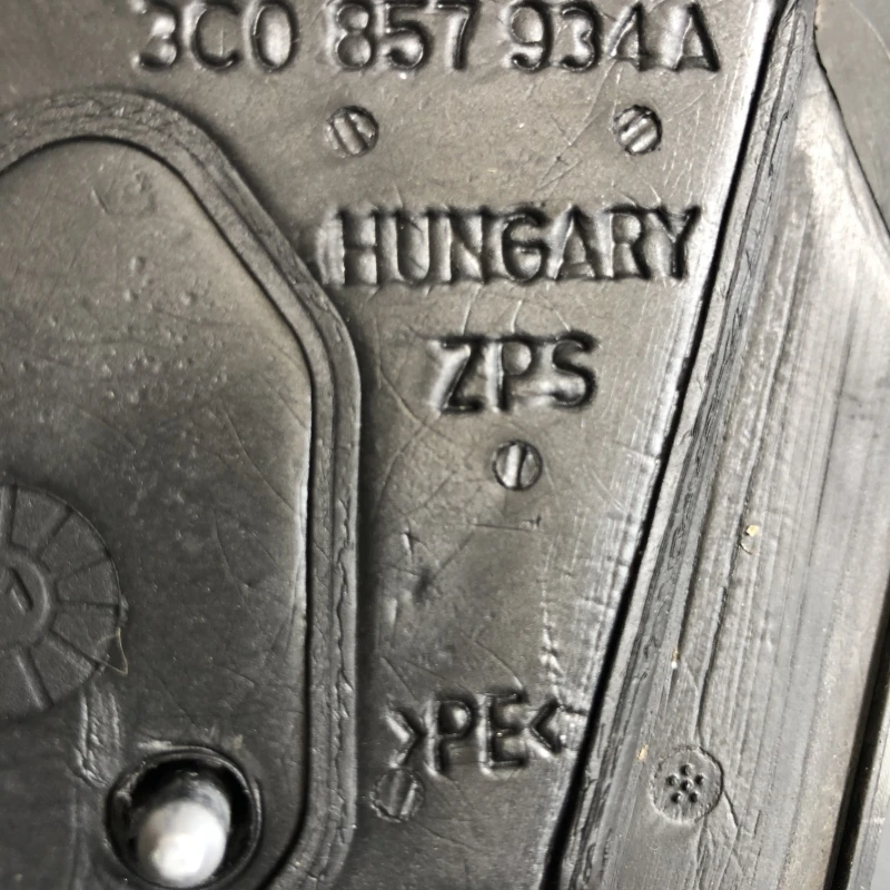 Oglinda dreapta / Volkswagen Passat B7 2013 / Caroserie, oglinzi si faruri