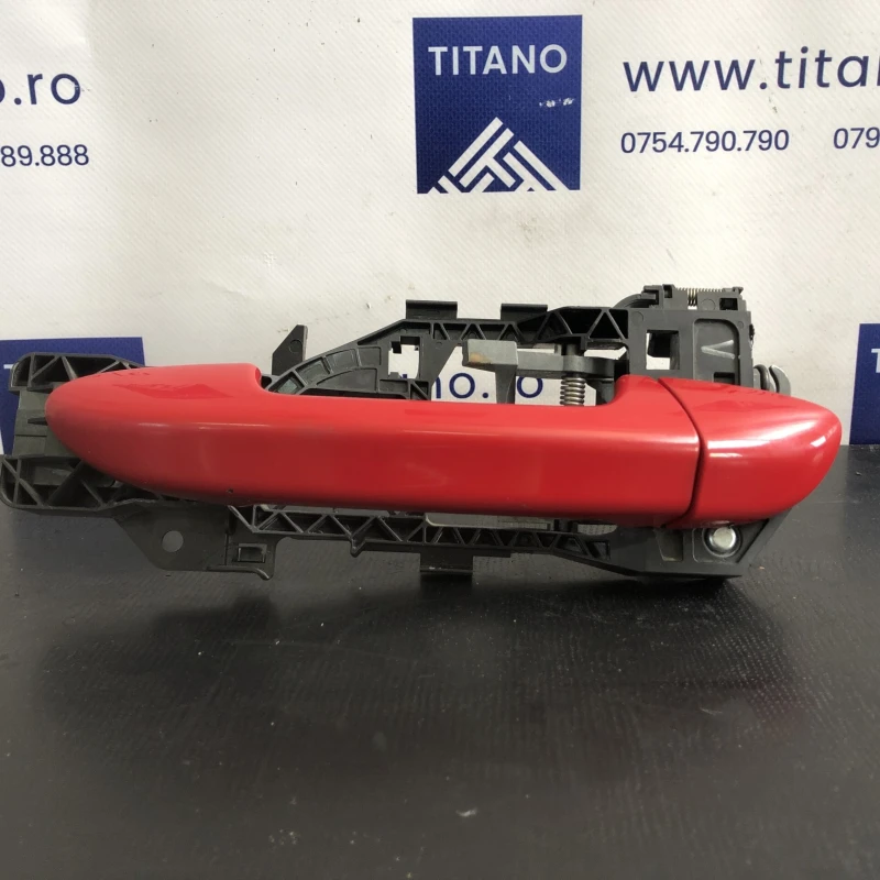 Maner usa dreapta fata / Volkswagen Passat B7 2012 / Caroserie, oglinzi si faruri