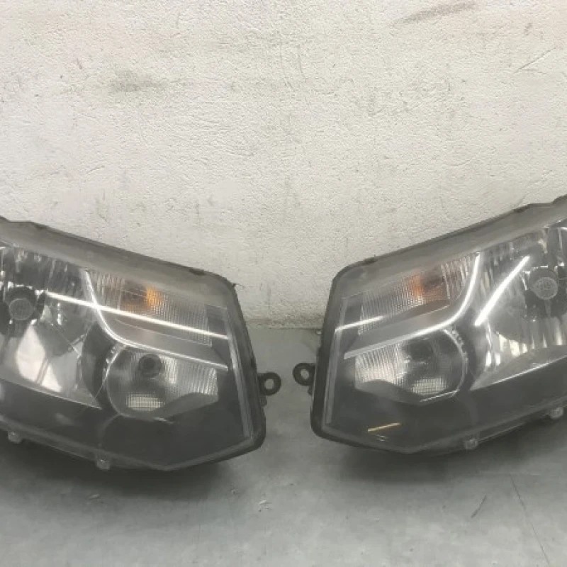 Far dreapta Europa Original / Volkswagen T5 Transporter 2011 / Caroserie, oglinzi si faruri
