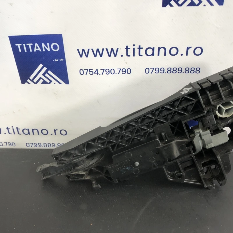 Maner usa dreapta fata / Audi A6 C7 2014 / Caroserie, oglinzi si faruri