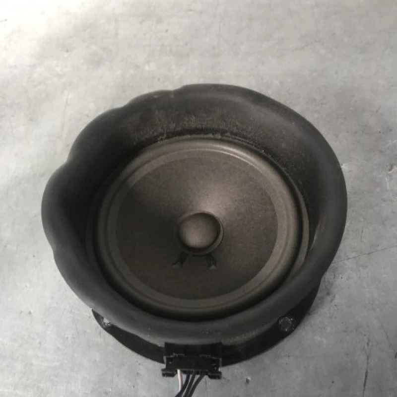 Boxa usa spate Skoda 