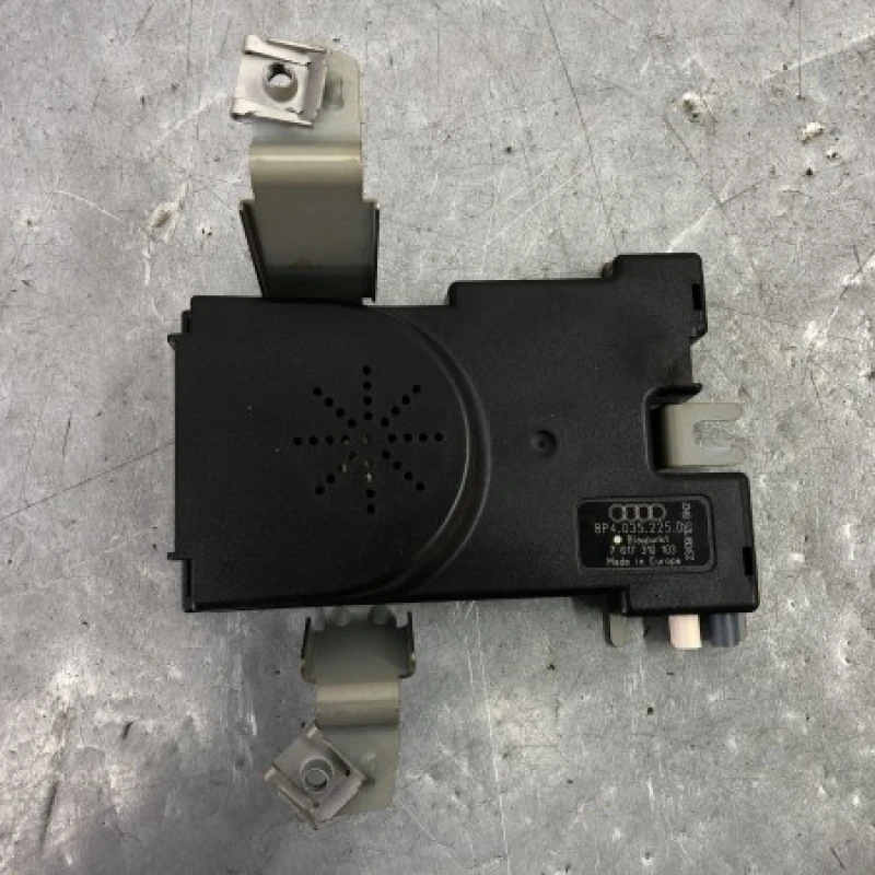 Amplificator radio Audi 